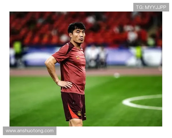 郑智怒目难掩失望中超惨淡 郑智怒目难掩失望中超惨淡